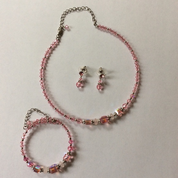 Pink Crystal Little Girls Beaded Jewelry Set. - Picture 8 of 8